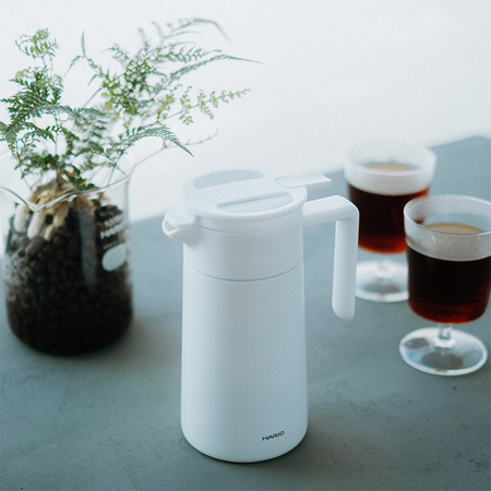 hario-thermal-server-with-ceramic-coating-white-4 Hario - Thermal Server with Ceramic Coating White 600ml